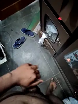 Snapshot of maharaj43 chatting on April 8, 7:43 am maharaj43 online show from April 8, 7:43 am