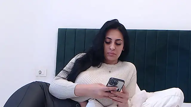 Snapshot of Aimeclark chatting on January 12, 9:05 am Aimeclark online show from January 12, 9:05 am