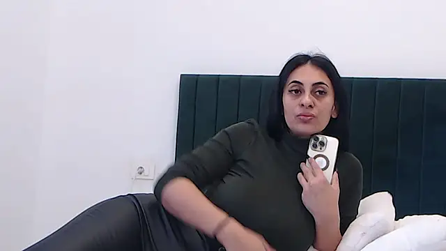 Aimeclark online show from November 22, 8:46 am