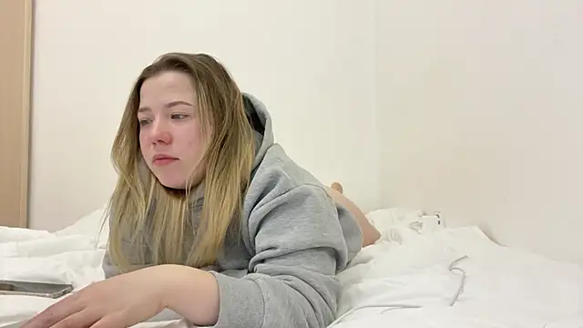 Snapshot of Embersweetbunny chatting on March 10, 3:52 pm Embersweetbunny online show from March 10, 3:52 pm