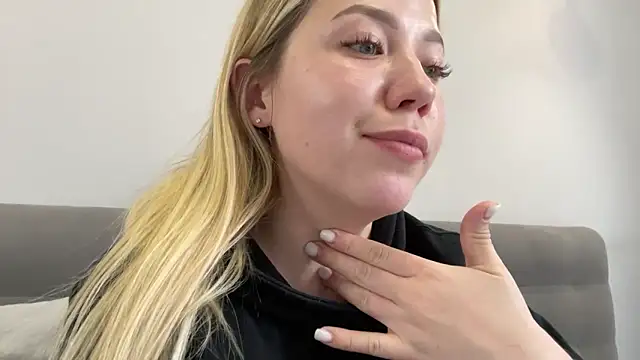 Embersweetbunny online show from November 4, 11:47 am