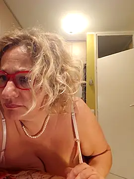 VirginiaNurse online show from April 3, 7:20 pm