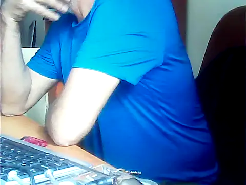Snapshot of zormen355 chatting on July 9, 3:22 pm zormen355 online show from July 9, 3:22 pm