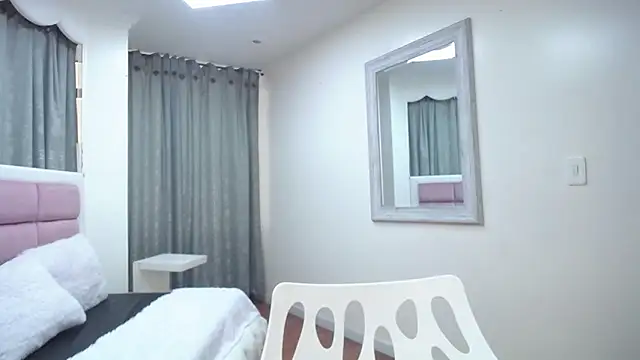 IssadoraJames online show from February 7, 6:34 pm