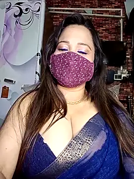 Snapshot of albelasummi702 chatting on October 25, 8:35 am albelasummi702 online show from October 25, 8:35 am