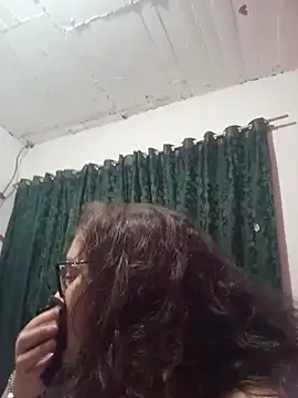 Snapshot of loba9706 chatting on July 4, 8:21 am loba9706 online show from July 4, 8:21 am