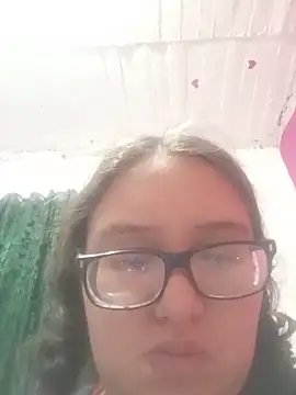 Snapshot of loba9706 chatting on July 1, 6:14 am loba9706 online show from July 1, 6:14 am