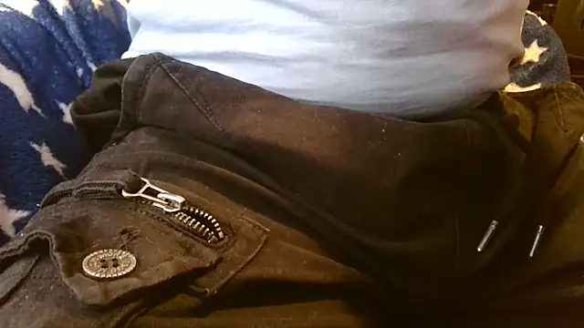 T0Yforeskin online show from February 22, 1:13 pm