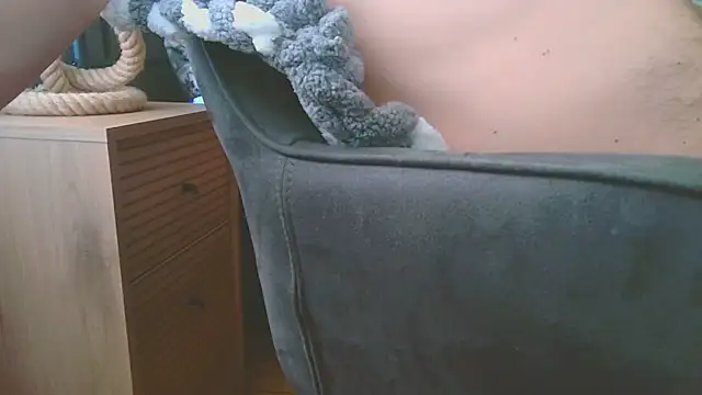 T0Yforeskin online show from April 17, 1:25 pm