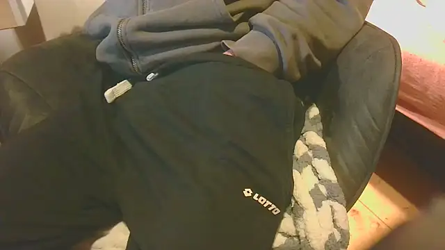 T0Yforeskin online show from April 24, 8:00 pm