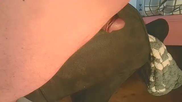 Snapshot of T0Yforeskin chatting on April 25, 8:06 am T0Yforeskin online show from April 25, 8:06 am