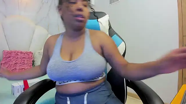 Lizzie Williams  online show from October 26, 3:18 am