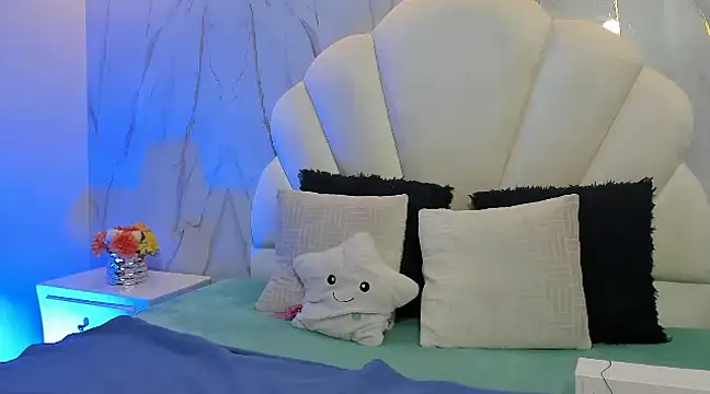 Lizzie Williams  online show from March 23, 2:37 am