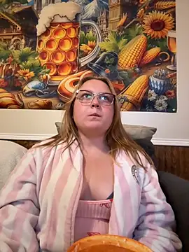 Snapshot of PhatAssBlond chatting on September 20, 5:56 am PhatAssBlond online show from September 20, 5:56 am