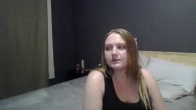 Snapshot of PhatAssBlond chatting on March 15, 3:29 am PhatAssBlond online show from March 15, 3:29 am