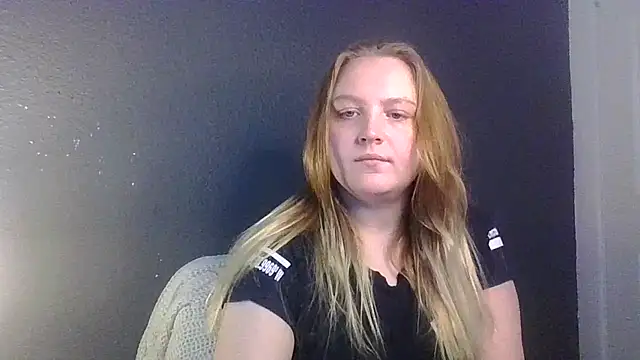 Snapshot of PhatAssBlond chatting on February 23, 5:50 pm PhatAssBlond online show from February 23, 5:50 pm
