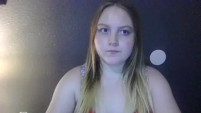 Snapshot of PhatAssBlond chatting on March 4, 12:18 am PhatAssBlond online show from March 4, 12:18 am