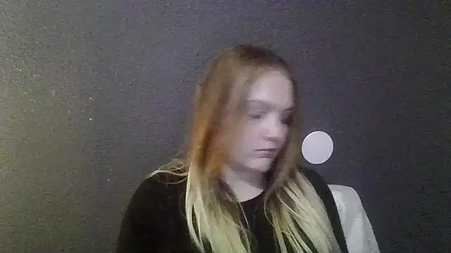 Snapshot of PhatAssBlond chatting on March 5, 3:18 am PhatAssBlond online show from March 5, 3:18 am