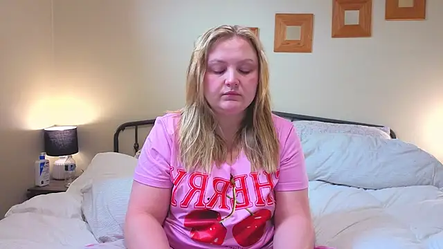 PhatAssBlond online show from February 23, 5:24 pm