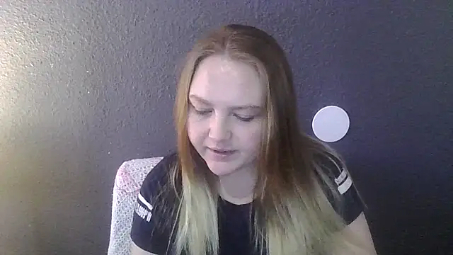 Snapshot of PhatAssBlond chatting on February 28, 5:26 pm PhatAssBlond online show from February 28, 5:26 pm