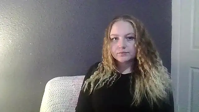 Snapshot of PhatAssBlond chatting on February 21, 5:31 pm PhatAssBlond online show from February 21, 5:31 pm