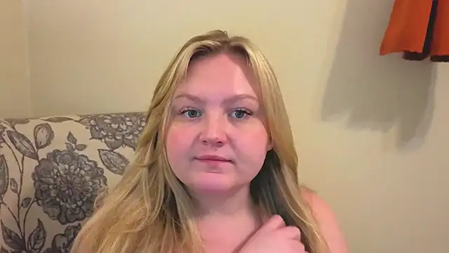 PhatAssBlond online show from April 18, 5:04 pm