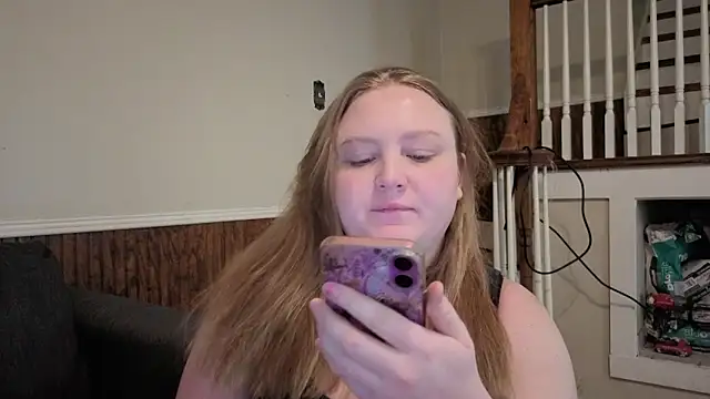 PhatAssBlond online show from February 1, 5:00 pm