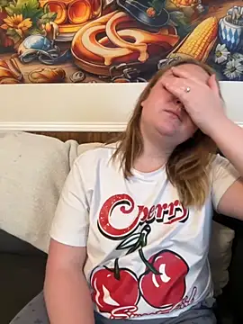 Snapshot of PhatAssBlond chatting on September 20, 6:46 pm PhatAssBlond online show from September 20, 6:46 pm