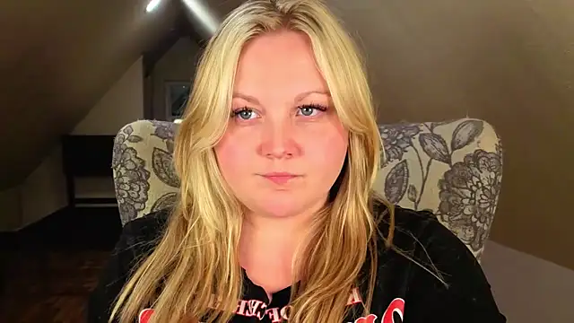 PhatAssBlond online show from May 2, 3:56 am