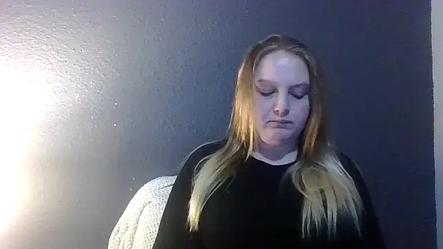 Snapshot of PhatAssBlond chatting on February 22, 5:02 pm PhatAssBlond online show from February 22, 5:02 pm