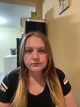 Snapshot of PhatAssBlond chatting on March 21, 12:18 am PhatAssBlond online show from March 21, 12:18 am