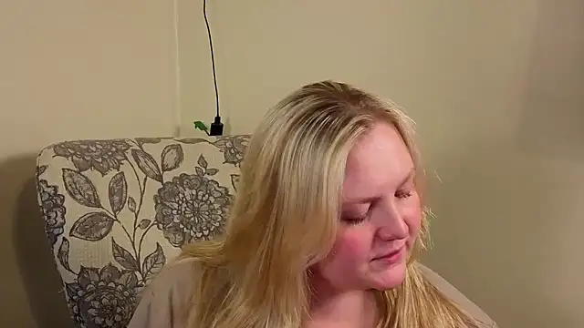 PhatAssBlond online show from June 19, 10:15 pm