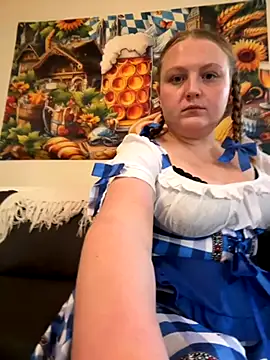 Snapshot of PhatAssBlond chatting on September 29, 9:09 pm PhatAssBlond online show from September 29, 9:09 pm
