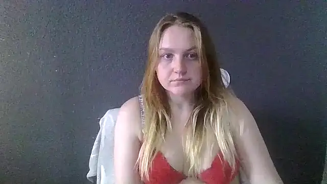 Snapshot of PhatAssBlond chatting on March 5, 8:10 pm PhatAssBlond online show from March 5, 8:10 pm