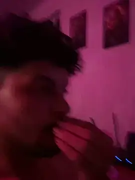 Snapshot of luanbig chatting on February 20, 1:25 am luanbig online show from February 20, 1:25 am