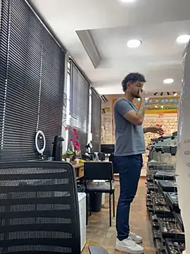 Snapshot of luanbig chatting on January 13, 1:28 pm luanbig online show from January 13, 1:28 pm