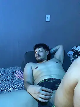 Snapshot of luanbig chatting on January 4, 12:27 am luanbig online show from January 4, 12:27 am