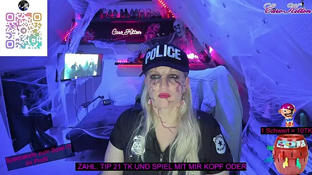 caro kitten online show from October 31, 6:04 pm