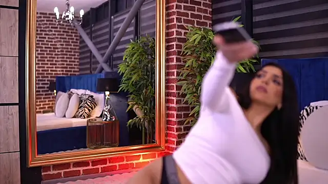 NicoleCellini online show from October 16, 6:16 pm