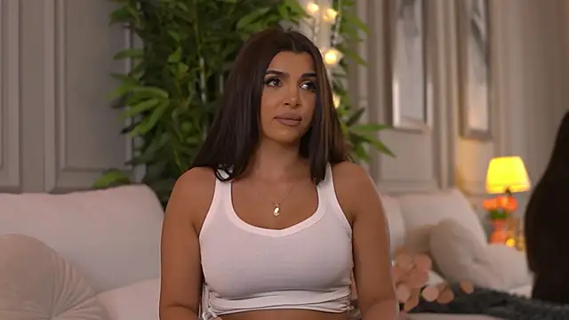 NicoleCellini online show from April 8, 7:04 pm