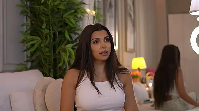 NicoleCellini online show from April 18, 6:43 pm