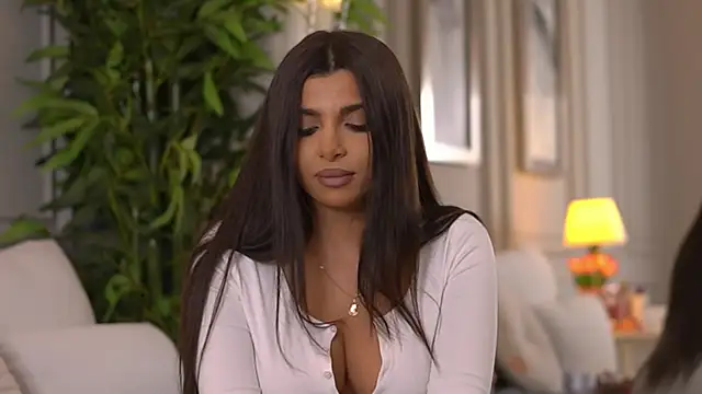 NicoleCellini online show from April 4, 6:36 pm