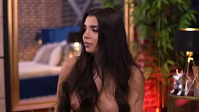 NicoleCellini online show from November 27, 7:14 pm