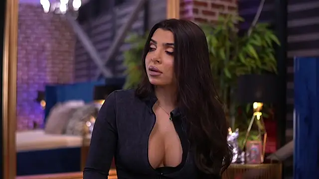 NicoleCellini online show from November 13, 6:56 pm