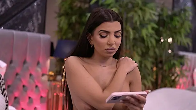 NicoleCellini online show from January 14, 6:55 pm