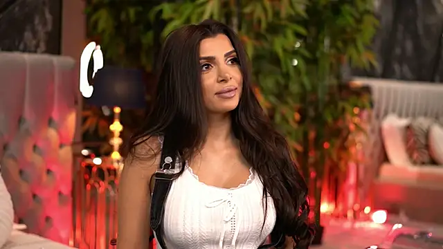 NicoleCellini online show from December 18, 7:18 pm