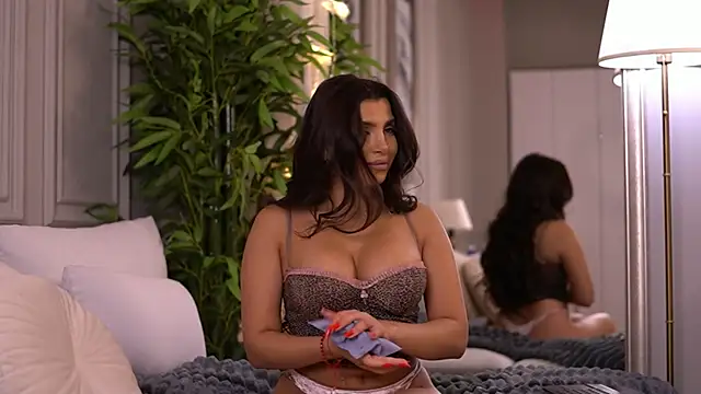 NicoleCellini online show from March 4, 7:32 pm