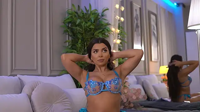 NicoleCellini online show from April 2, 6:03 pm