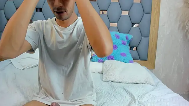 yayi derek online show from December 14, 11:38 am