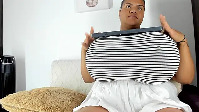 bigmom69  online show from March 26, 3:54 pm